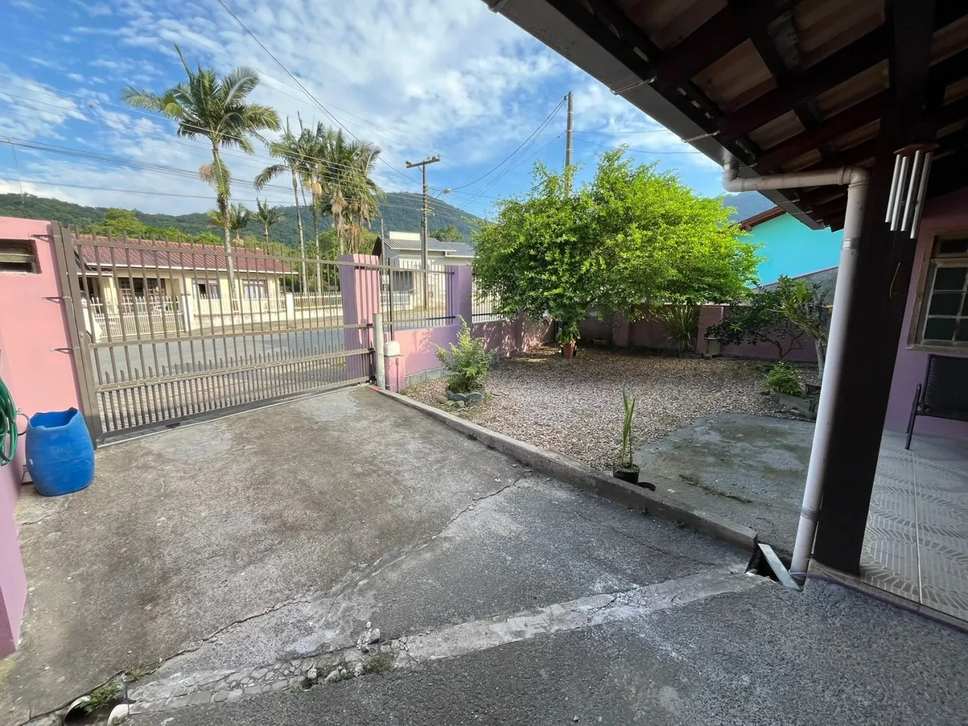 CASA MAIS KITNET COM ÁREA DE FESTAS E BANHEIRA NO BAIRRO ESTRADA DAS AREIAS — foto 3