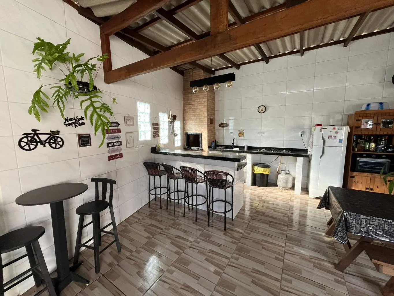 CASA MAIS KITNET COM ÁREA DE FESTAS E BANHEIRA NO BAIRRO ESTRADA DAS AREIAS — foto 7