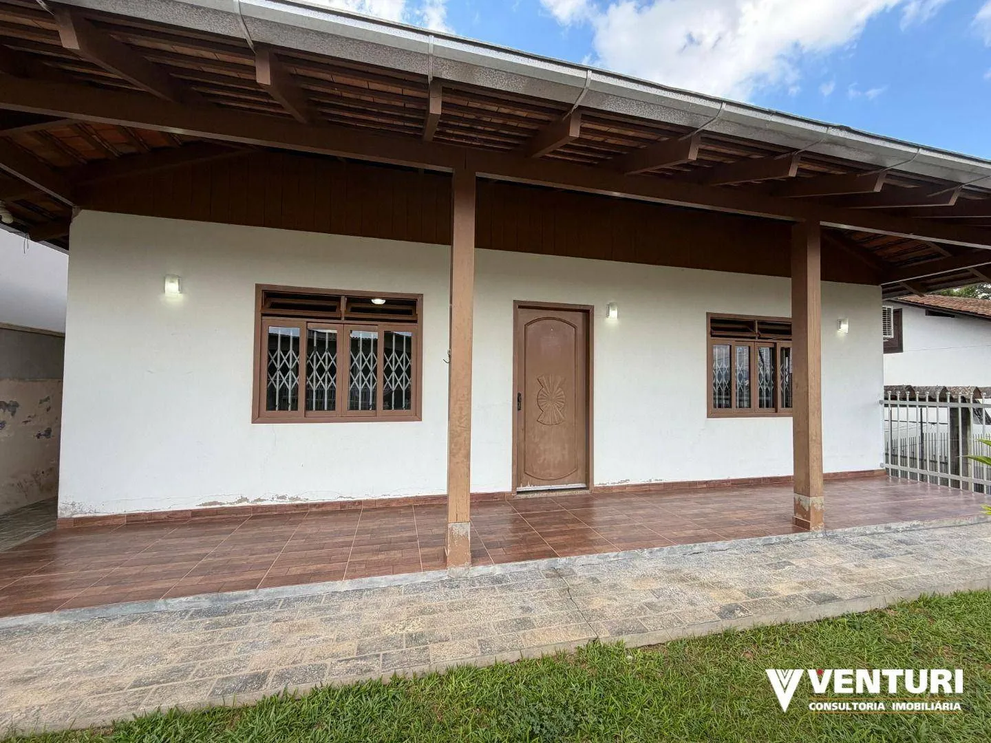 Casa com 3 dormitórios para alugar, 153 m por R$ 3.200,00/mês - Fortaleza - Blumenau/SC - foto 1
