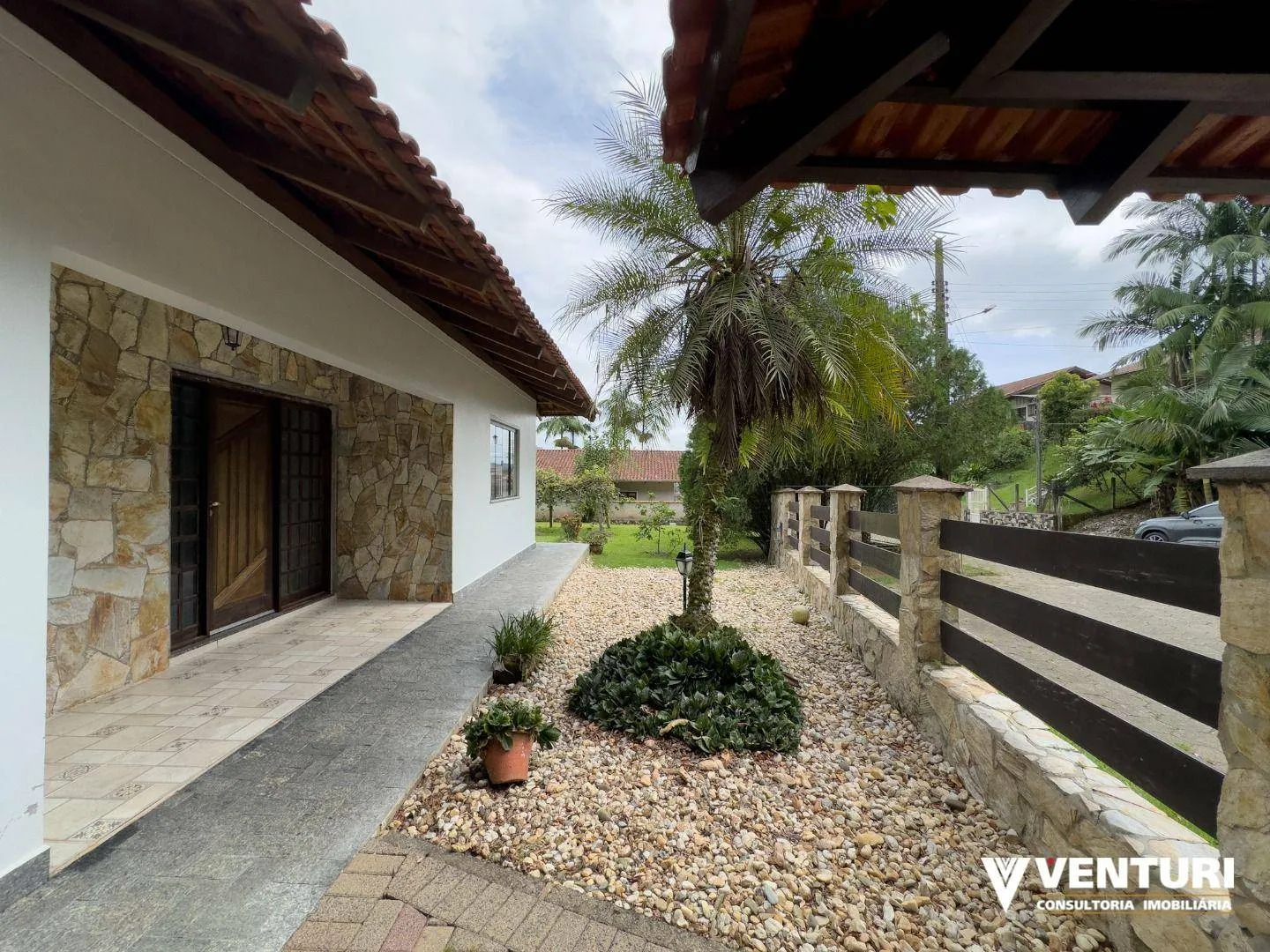 Casa · à venda · 4 quartos · 225m² · Velha Central, Blumenau