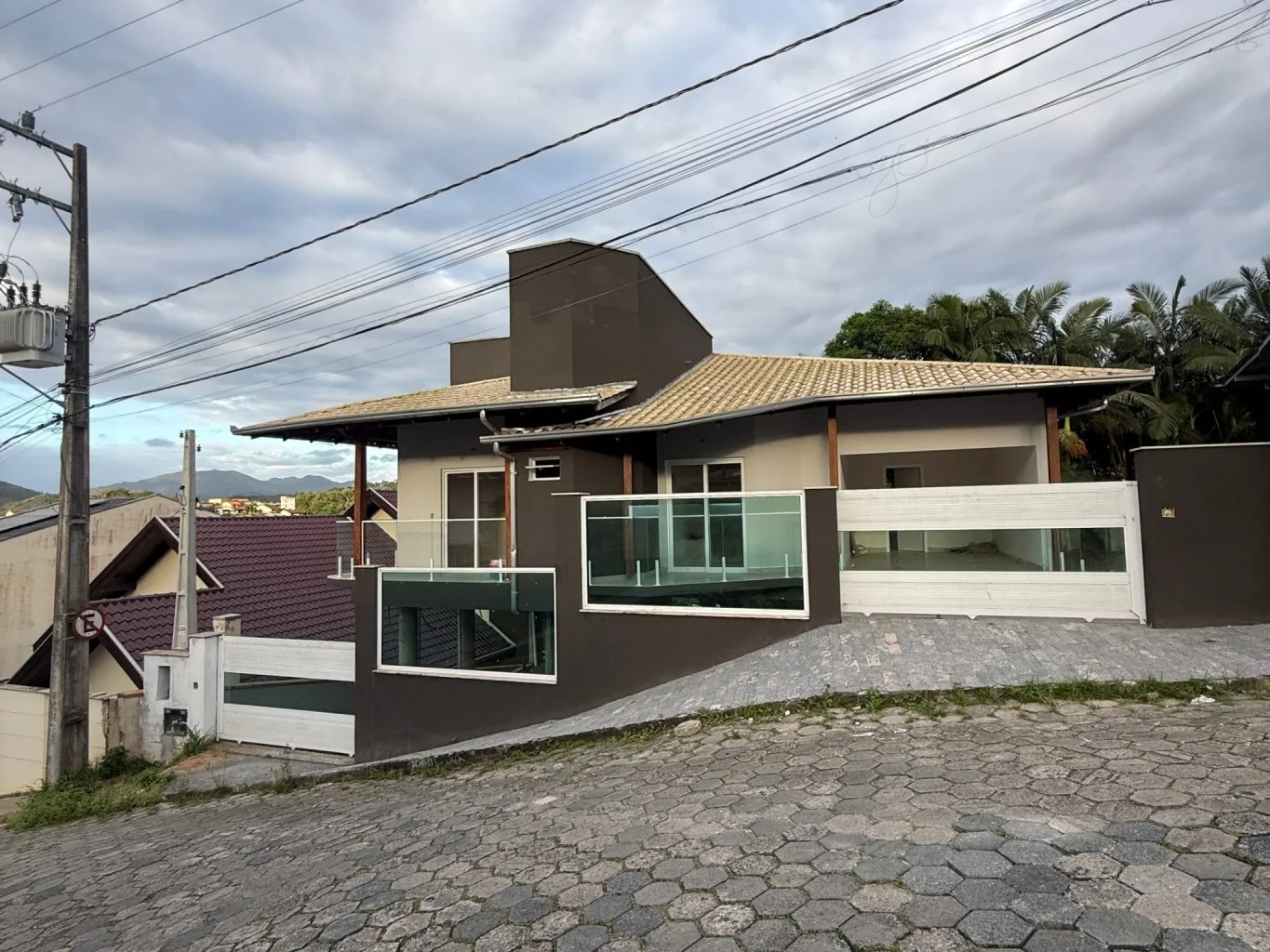 Casa de Alto Padrão à Venda no Bairro Tribess - Blumenau - foto 1