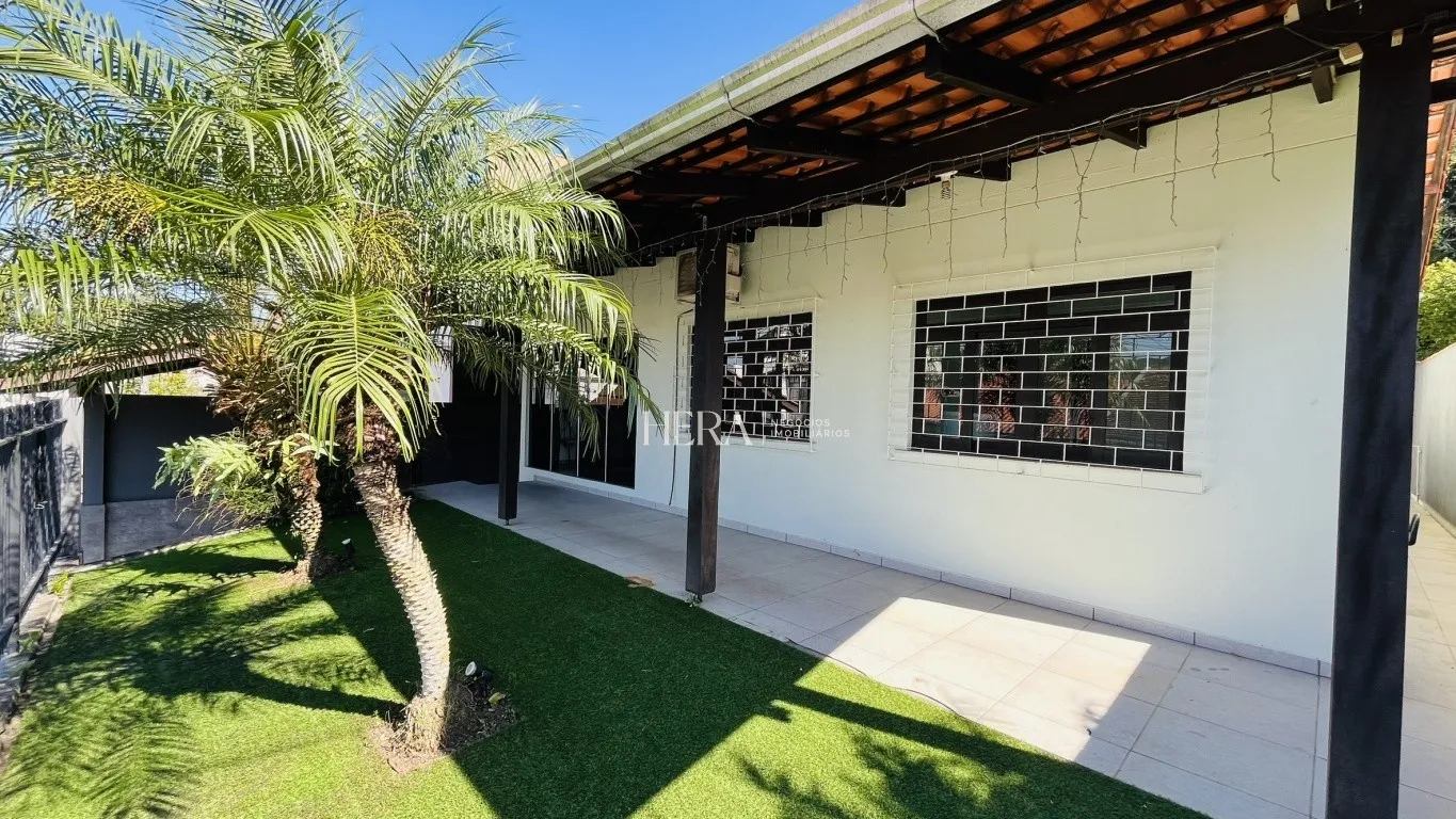 Casa semimobiliado 04 dormitórios no bairro Água Verde em Blumenau! - foto 1