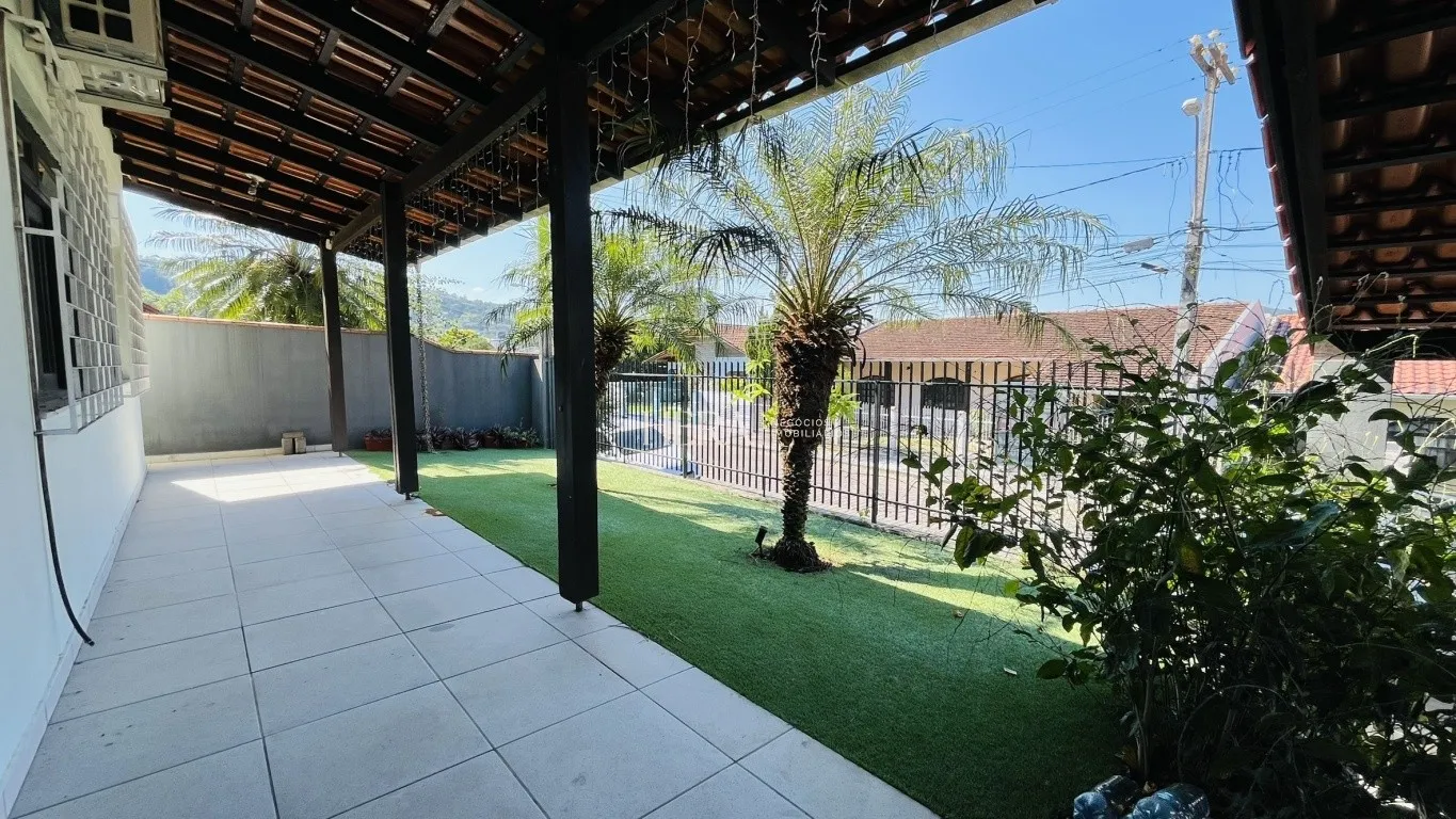 Casa semimobiliado 04 dormitórios no bairro Água Verde em Blumenau! — foto 4