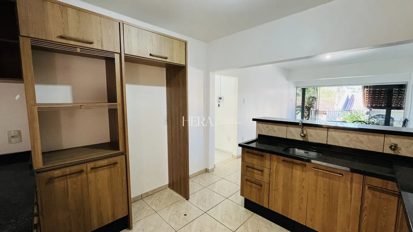 Casa semimobiliado 04 dormitórios no bairro Água Verde em Blumenau! — foto 7