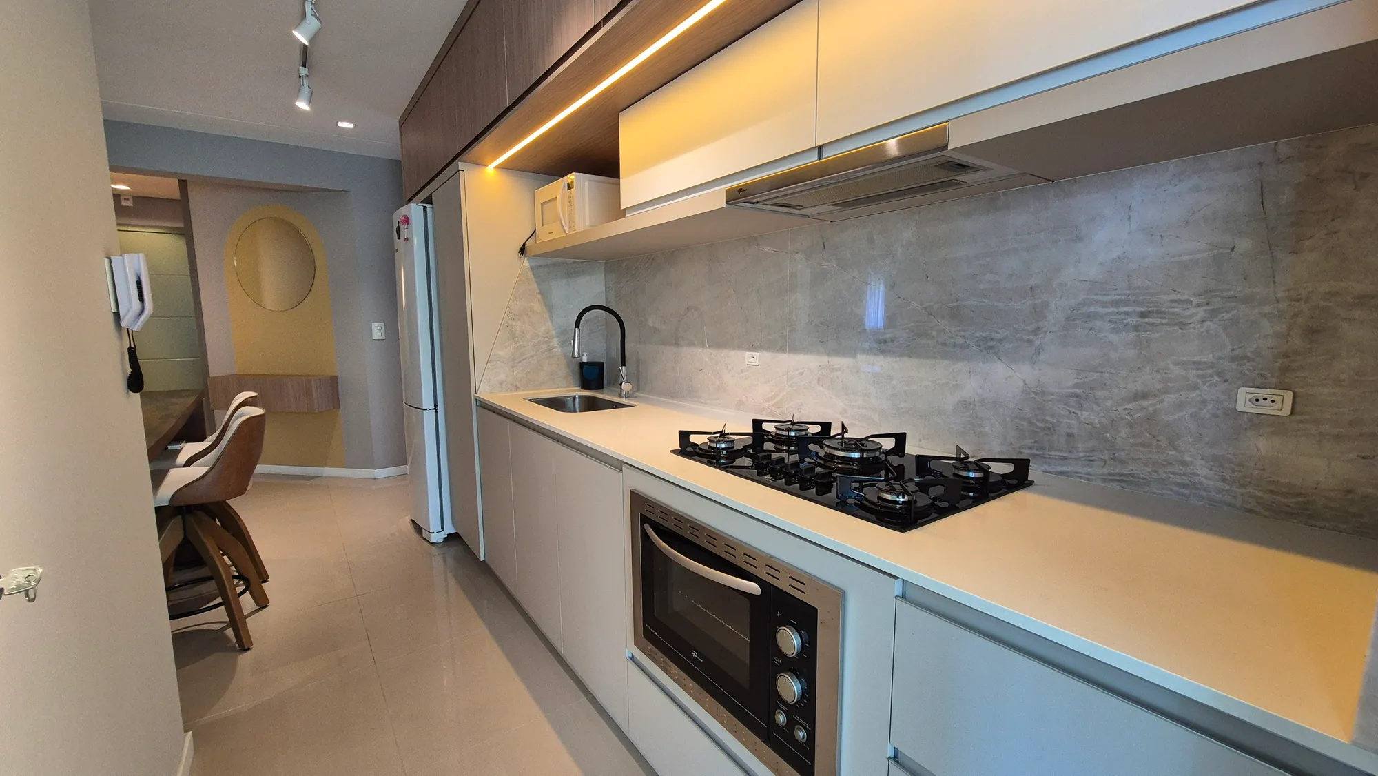 APARTAMENTO MOBILIADO E EQUIPADO NA ITOUPAVA SECA - foto 1