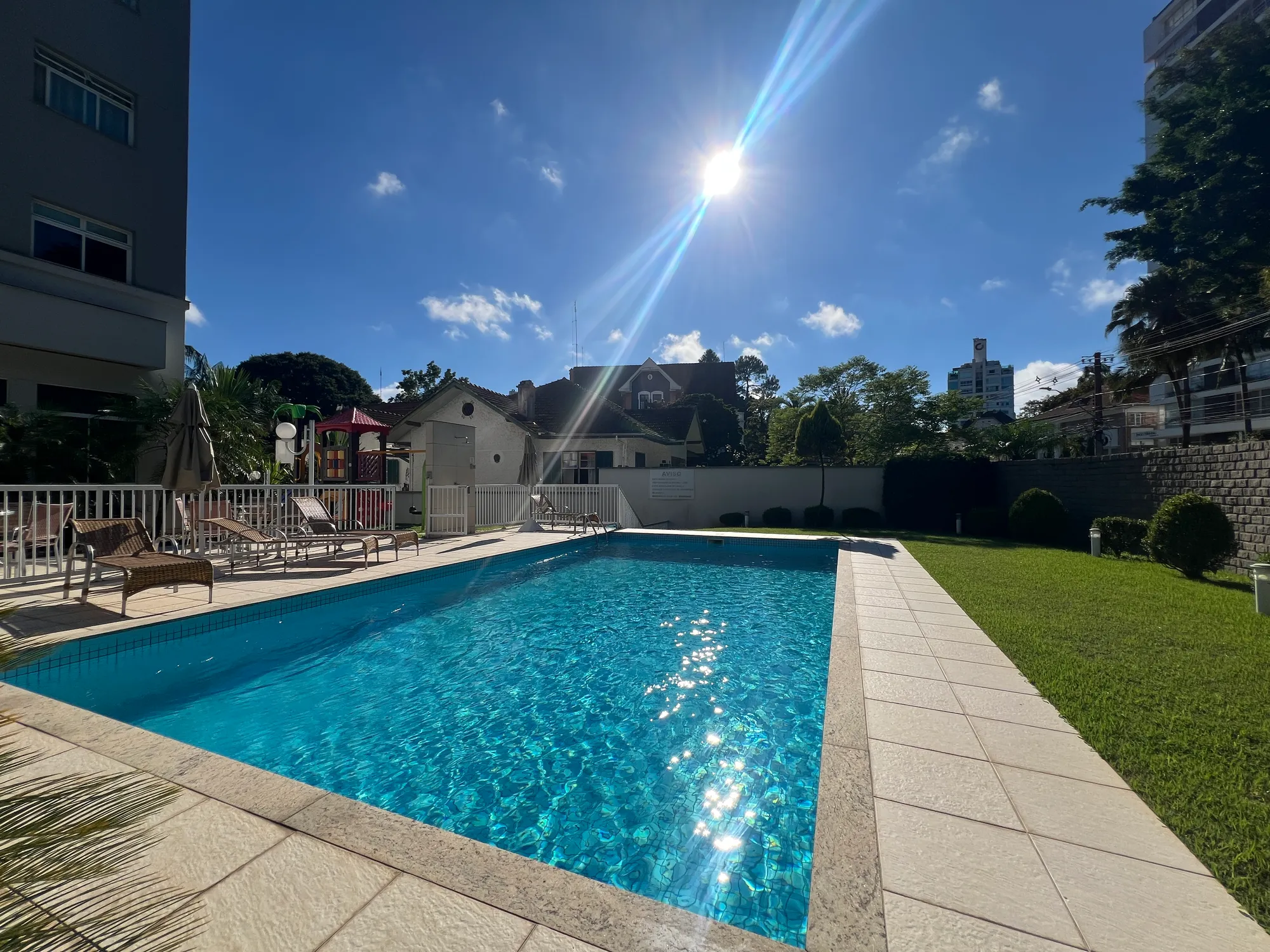 APARTAMENTO 3 SUÍTES SEMIMOBILIADO NO BOM RETIRO - foto 1