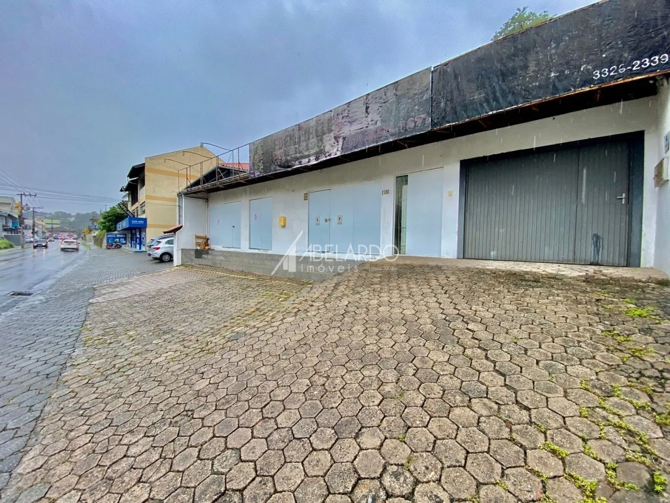 CASA COMERCIAL/ RESIDENCIAL COM EXCELENTE LOCALIZAÇÃO, PRÓXIMA À ACADEMIA AD3 - BAIRRO ÁGUA VERDE — foto 2