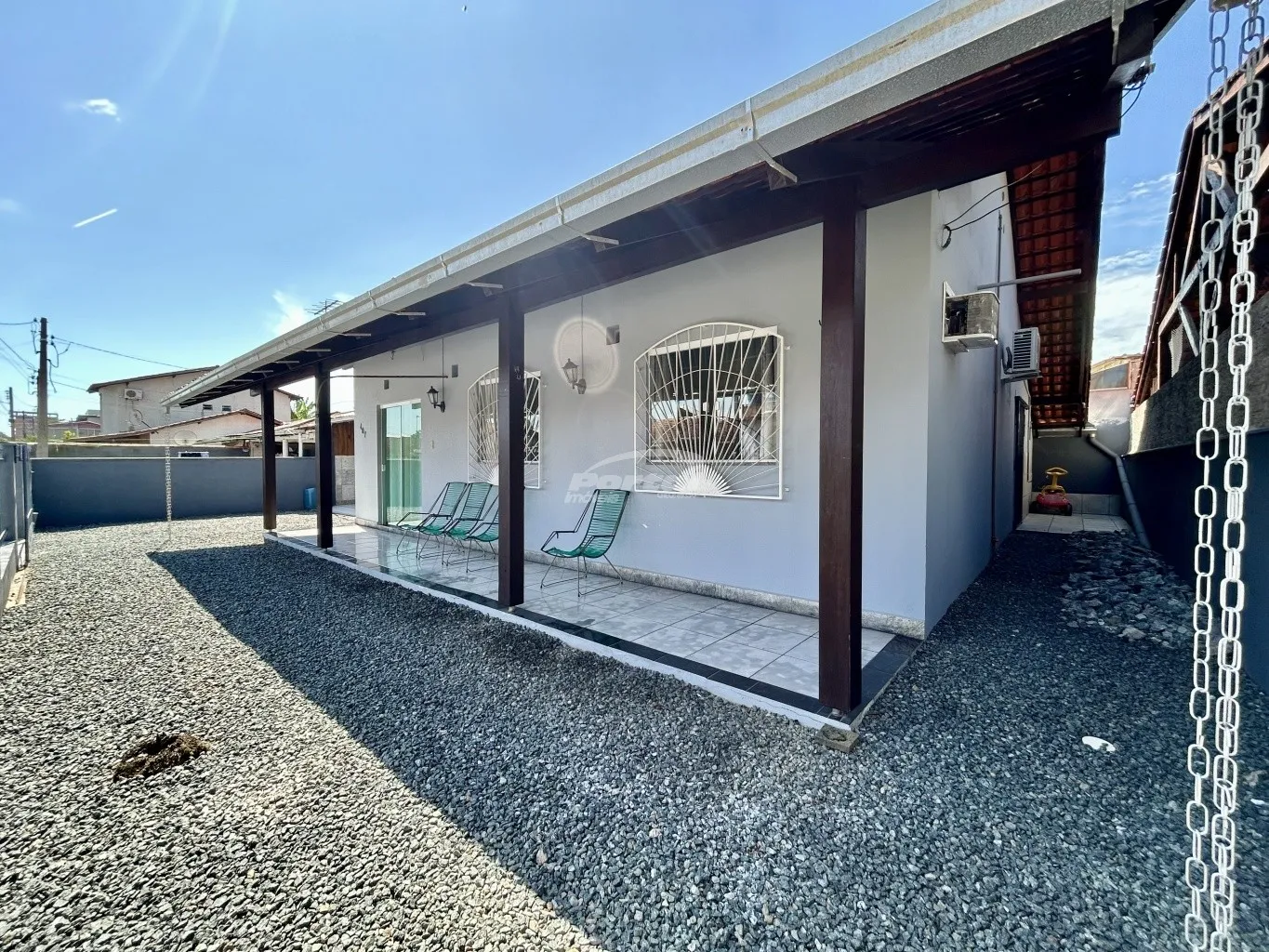 Casa mobiliada disponível para locação no bairro Centro - Penha/SC. (Cód. 23490) - foto 1