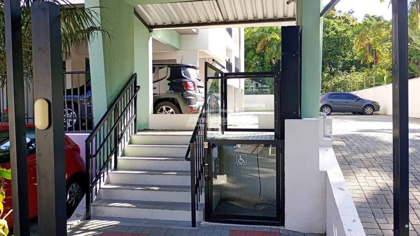 Apartamento novo pronto para morar na escola agrícola, possui 2 dormitórios e sacada com churrasqueira. — foto 2