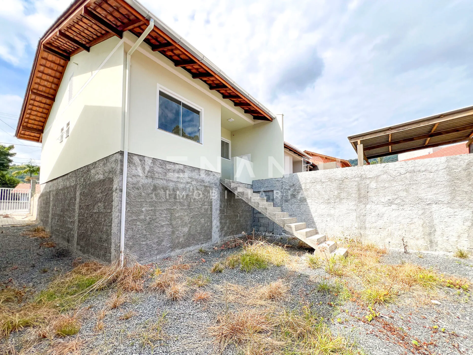Casa de 02 quartos sendo 01 suíte com 2 pavimentos! — foto 4