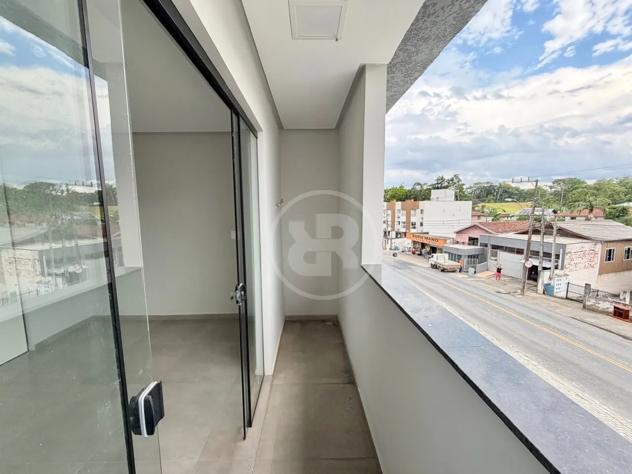 Apartamento Novo, Semimobiliado, com 1 Dormitório e 1 Vaga Privativa, para Venda no bairro Itoupava Central, Blumenau/SC - foto 1
