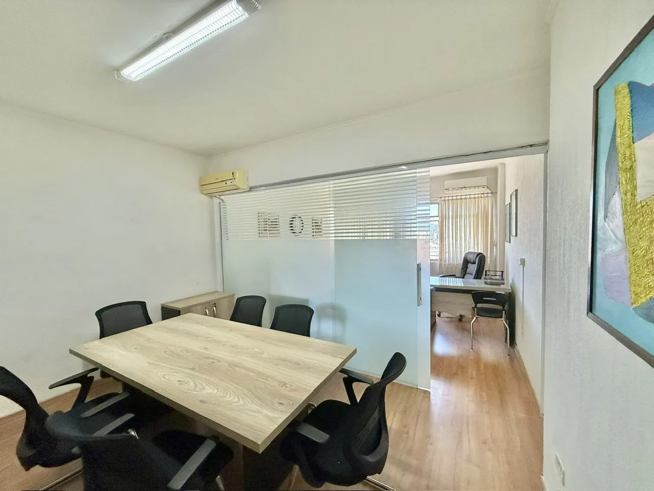 Sala Comercial à Venda com 38m no Centro de Blumenau - Andar Alto com Vista Panorâmica e Renda Imediata - foto 1