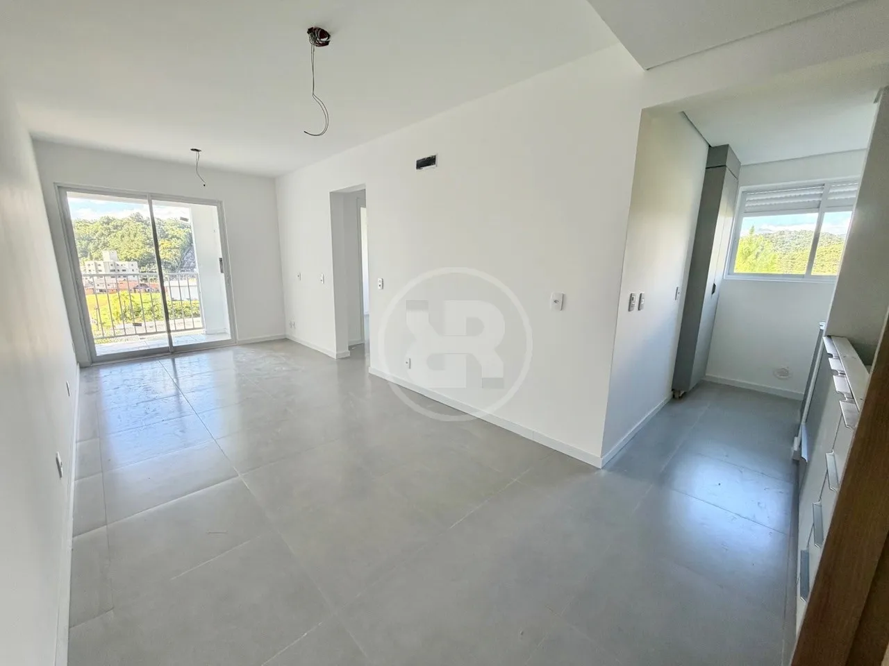 Apartamento Novo Semimobiliado com 2 Dormitórios e Sacada com Churrasqueira, para Alugar no bairro Fortaleza Alta, Blumenau/SC — foto 2