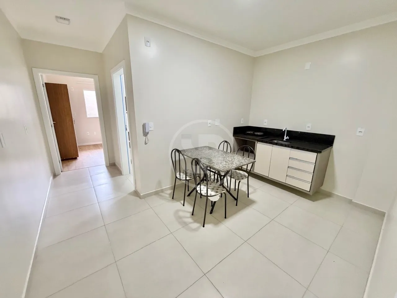 Apartamento Semimobiliado 1 Dormitório com 38m, localização estratégica, para Aluguel, no bairro Vila Nova - foto 1