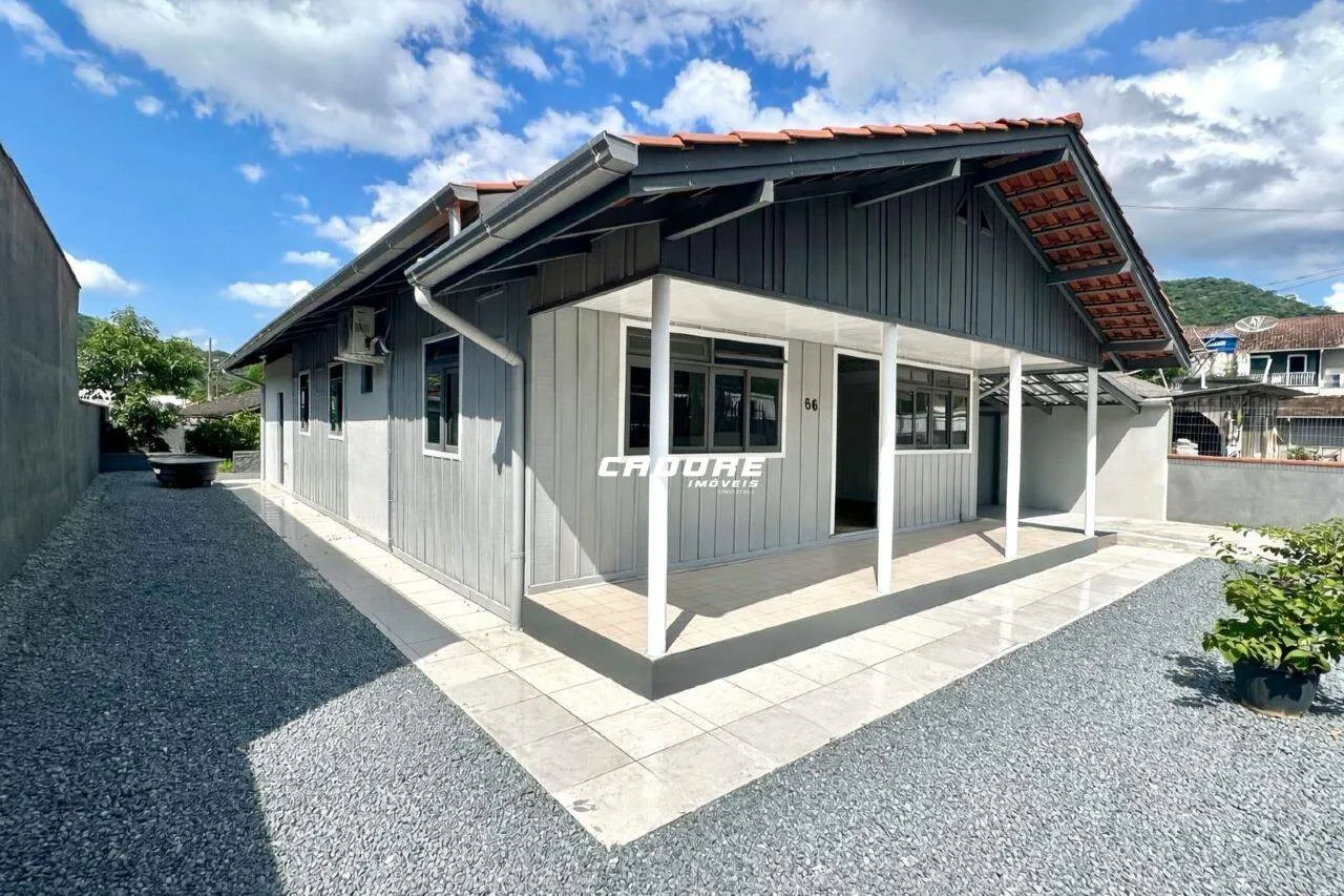 Casa aconchegante, com amplo espaço e excelente localização no bairro Progresso!! - foto 1