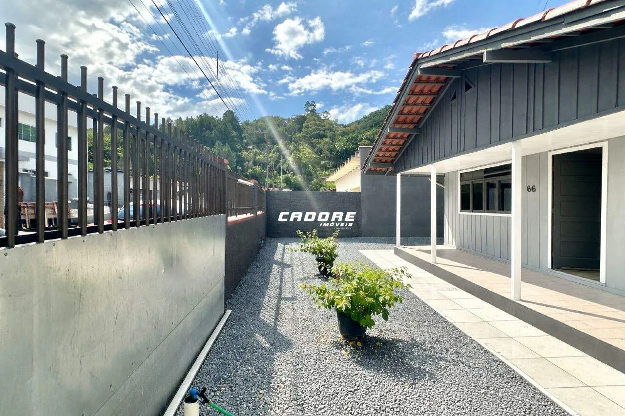 Casa aconchegante, com amplo espaço e excelente localização no bairro Progresso!! — foto 2