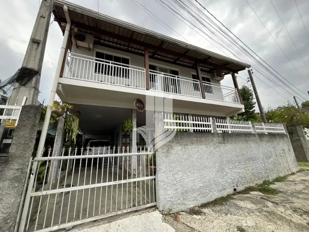 Casa 4 dormitórios no bairro Itoupava Norte - foto 1