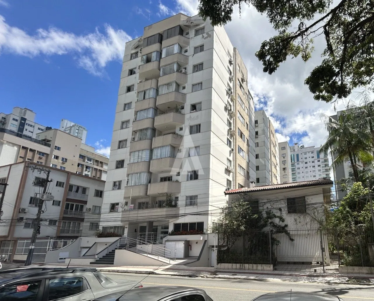 Apartamento à venda com 2 quartos, 1 vaga, 70m² no Centro, Balneário Camboriú - foto 1