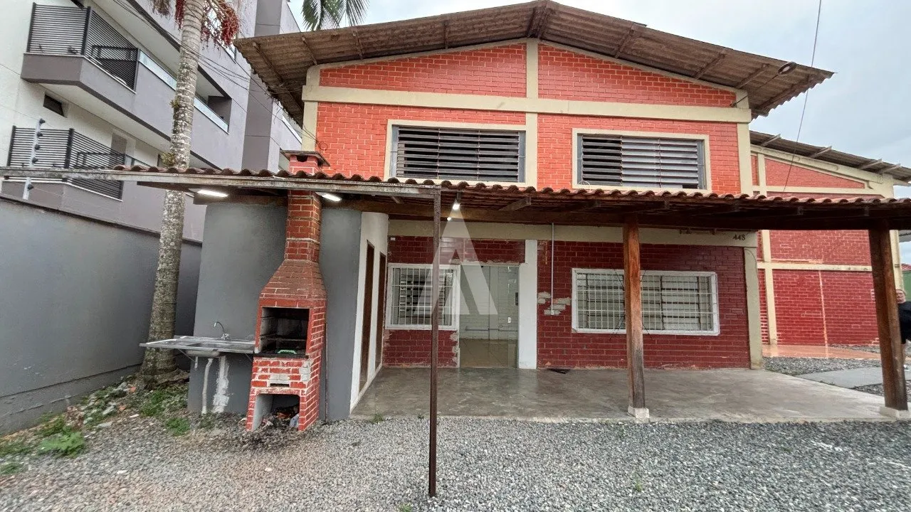 Galpão comercial com 404m à venda no bairro Costa e Silva em Joinville-SC por R$3.200.000. - foto 1