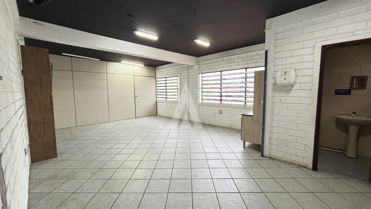 Galpão comercial com 404m à venda no bairro Costa e Silva em Joinville-SC por R$3.200.000. — foto 5