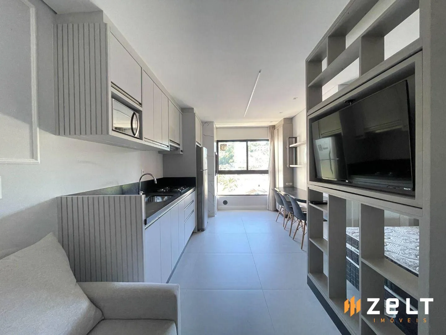 Apartamento com 1 dormitório para alugar, 27 m por R$ 2.450,00/mês - Centro - Blumenau/SC — foto 2