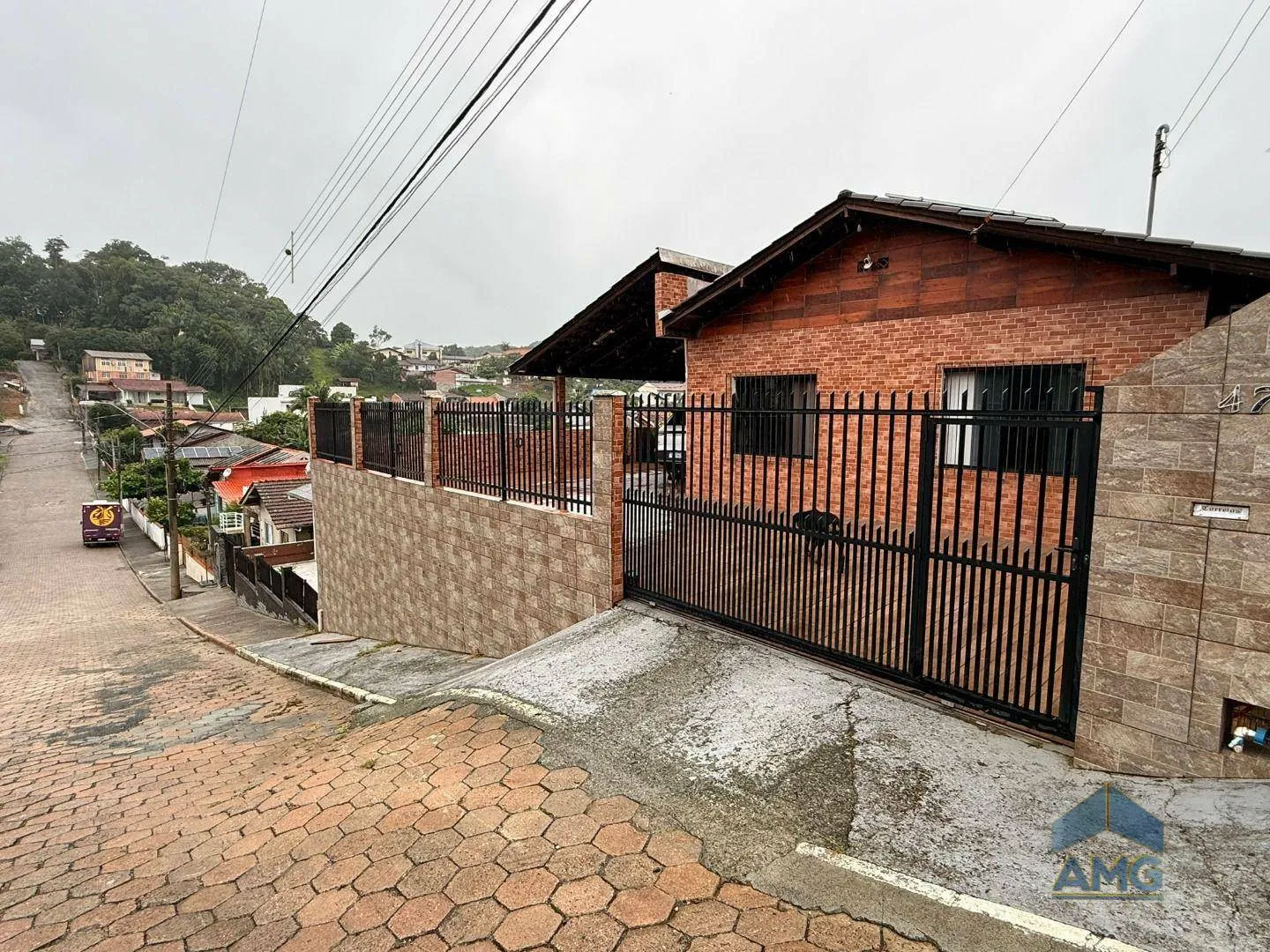 Ampla casa no Bairro Itoupava Central com piscina e placas solares. — foto 3