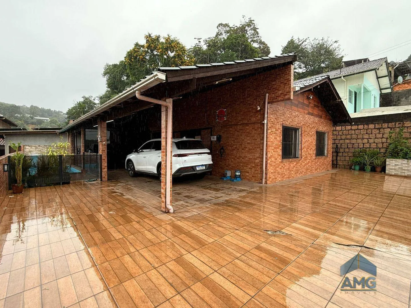 Ampla casa no Bairro Itoupava Central com piscina e placas solares. — foto 4
