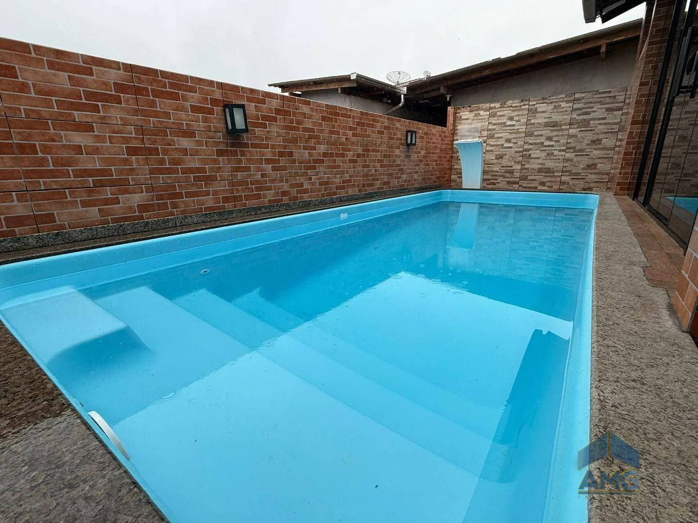 Ampla casa no Bairro Itoupava Central com piscina e placas solares. — foto 5