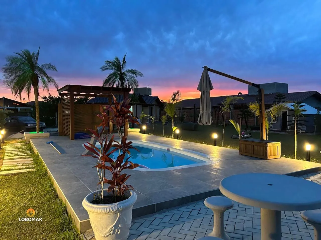 Chácara de 1.200m com 2 Chalés + área de festas e piscina em Medeiros - Barra V - foto 1