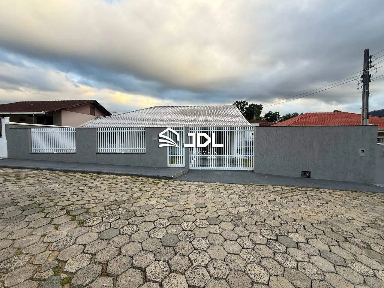 Casa à venda no bairro Itoupava Central, em Blumenau - 2 dormitórios, suíte, área de festas e amplo terreno - foto 1