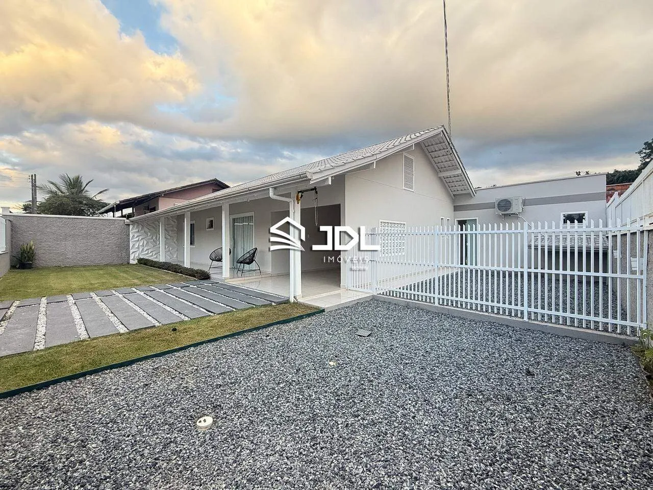 Casa à venda no bairro Itoupava Central, em Blumenau - 2 dormitórios, suíte, área de festas e amplo terreno — foto 2