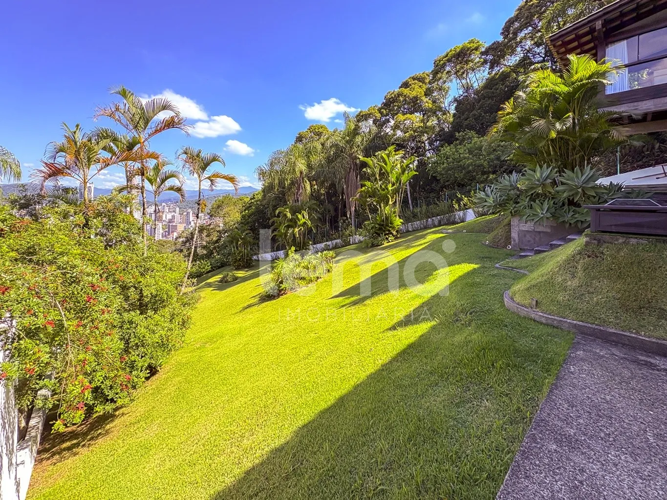 Casa · à venda · 4 quartos · 272m² · Ponta Aguda, Blumenau