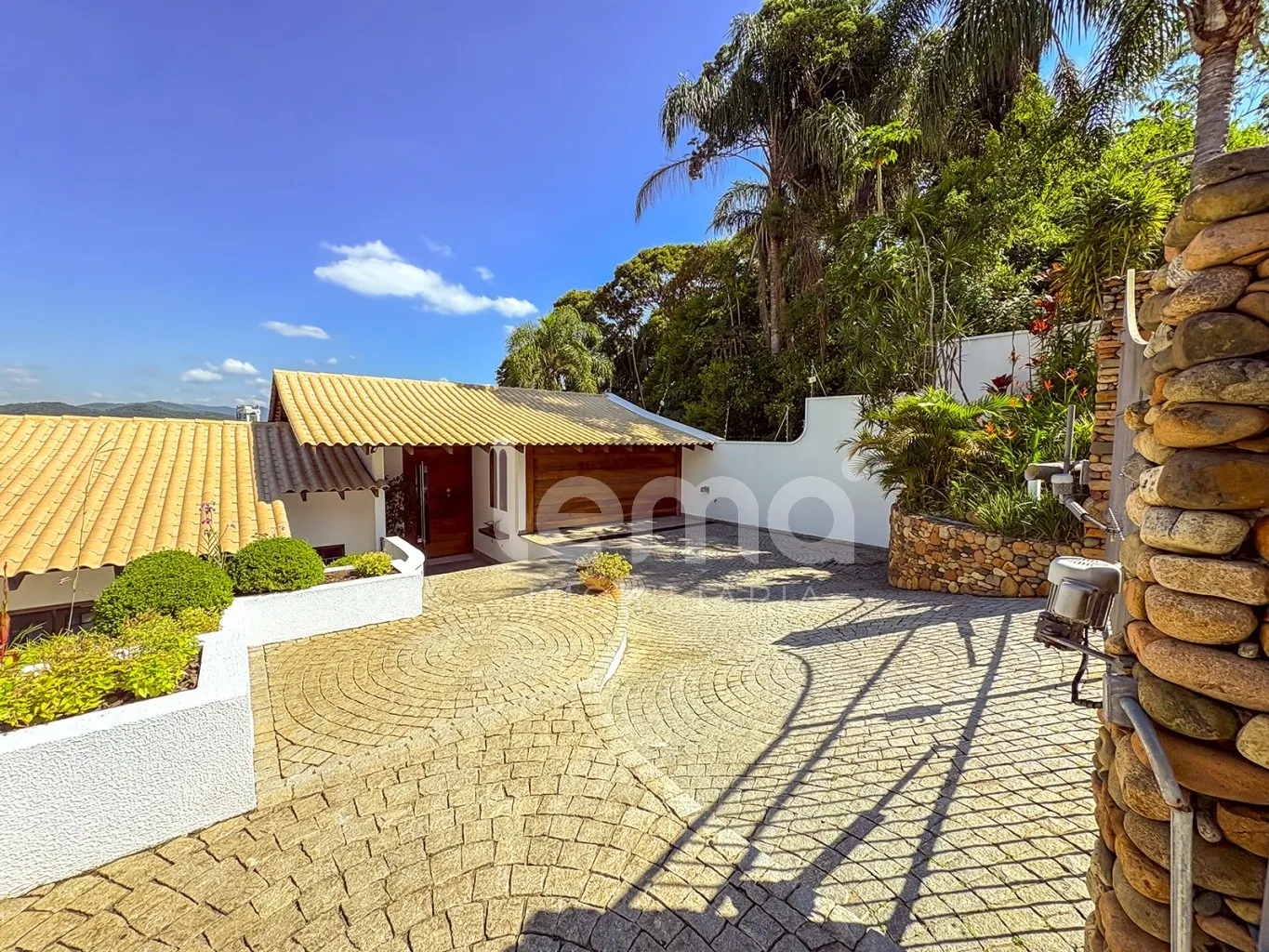 Casa · à venda · 4 quartos · 272m² · Ponta Aguda, Blumenau