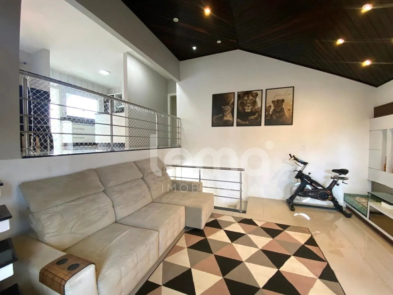 Casa mobiliada e equipada com 3 dormitórios sendo 1 suíte, piscina no bairro Badenfurt em Blumenau. — foto 7