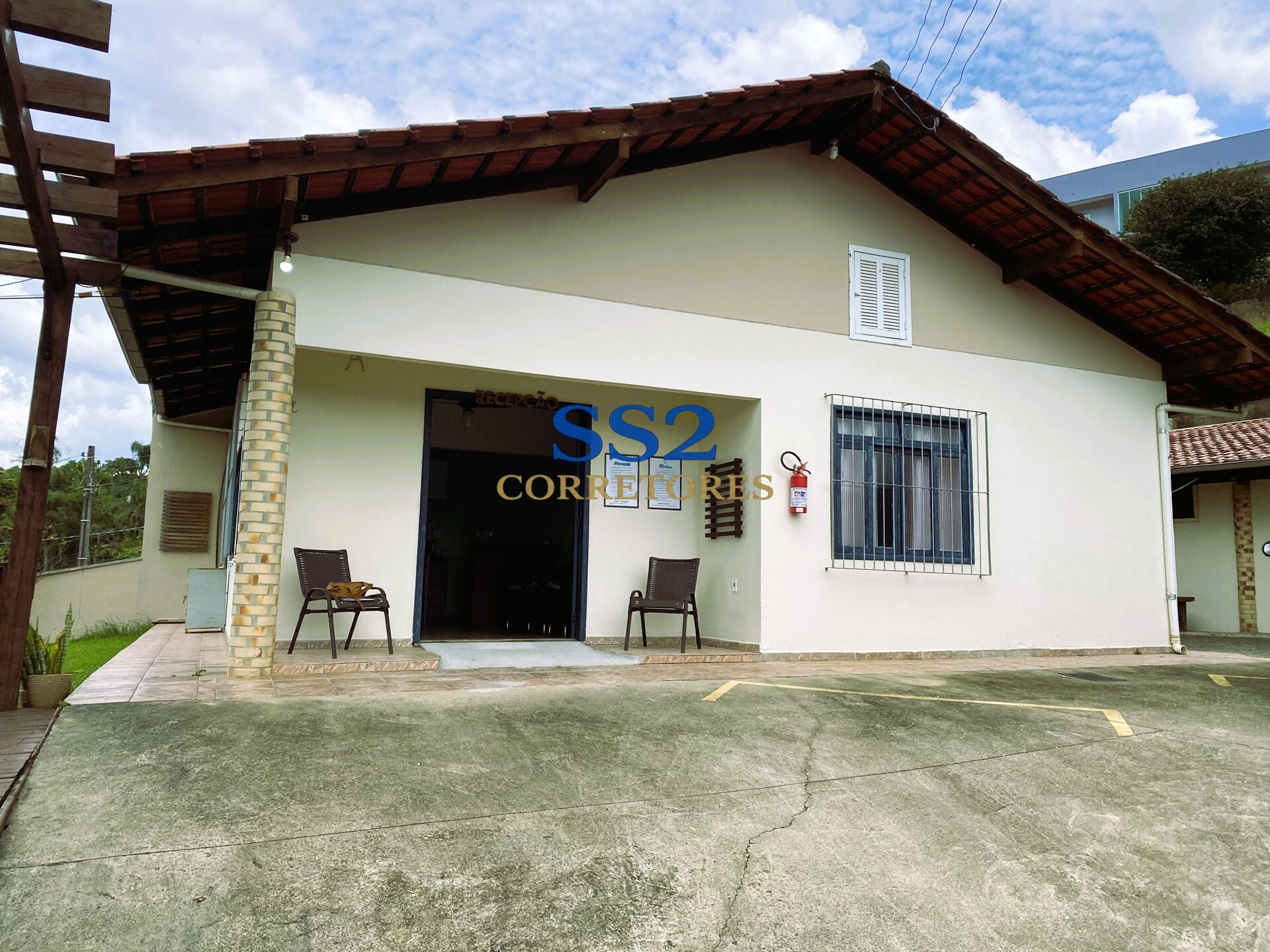 Outros Imóveis à venda com 6 quartos e 6 suítes, 5 vagas, 135m² na região do bairro Itoupava Norte, próximo à Marginal Fernando Souza e Silva, Blumenau