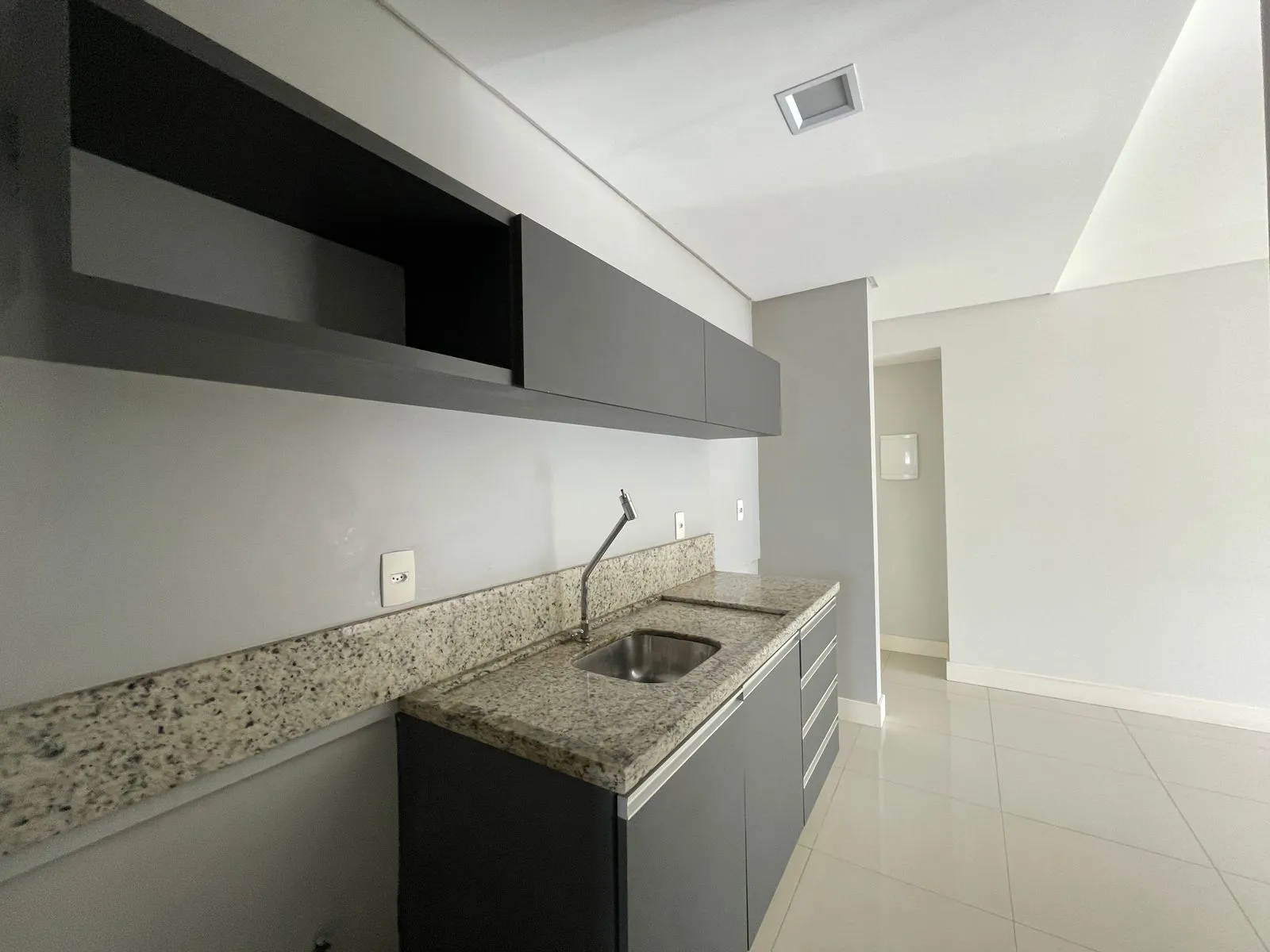 Apartamento  semi mobiliado próximo a Furb. — foto 4