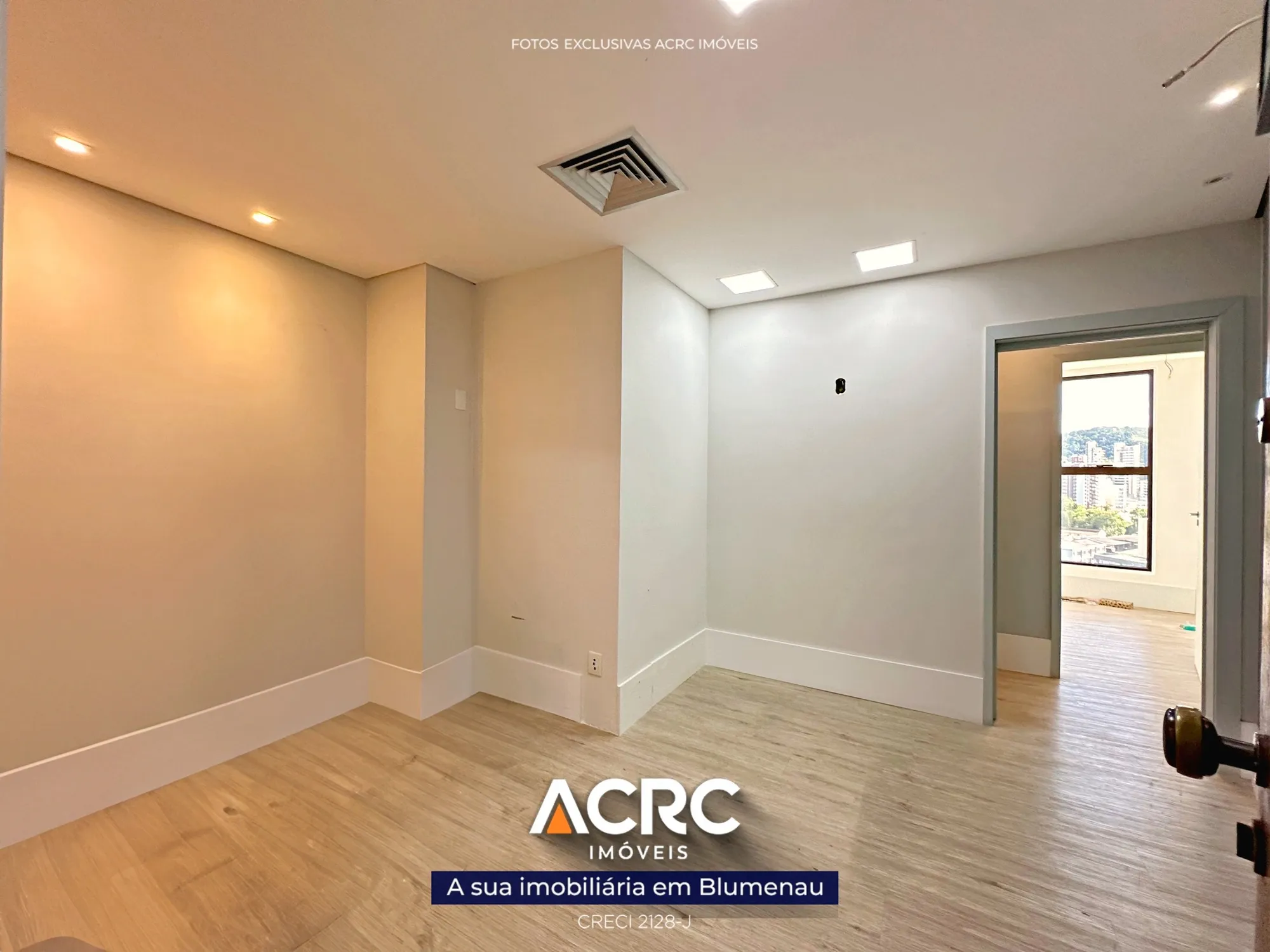 ACRC Imóveis - Sala comercial no Prédio Redondo para locação — foto 2