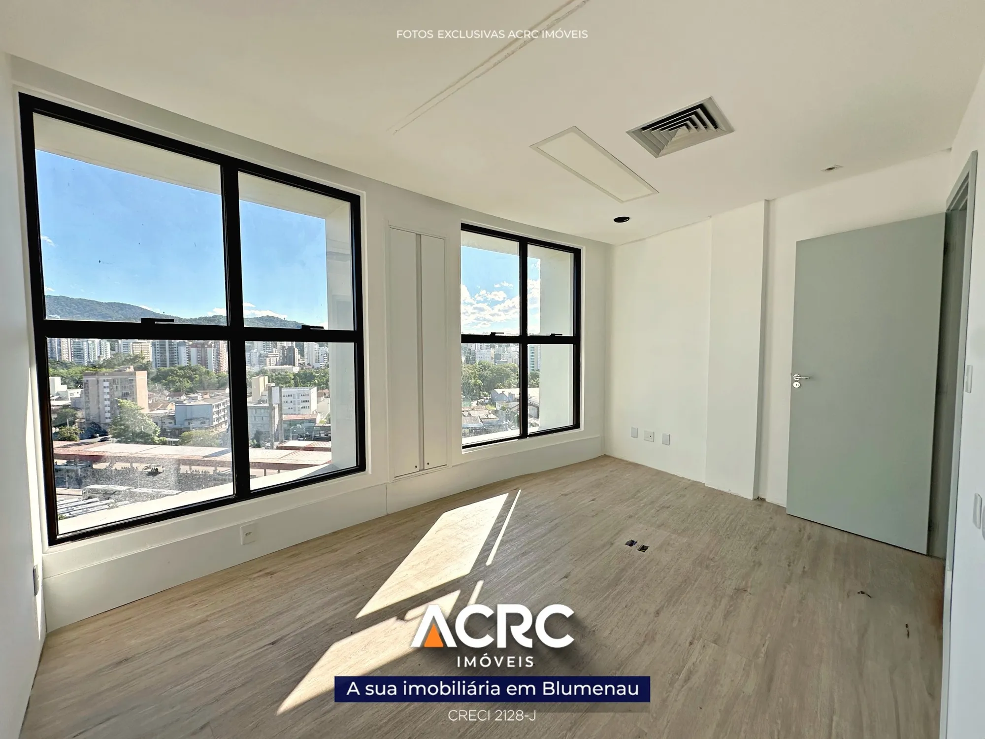 ACRC Imóveis - Sala comercial no Prédio Redondo para locação — foto 4