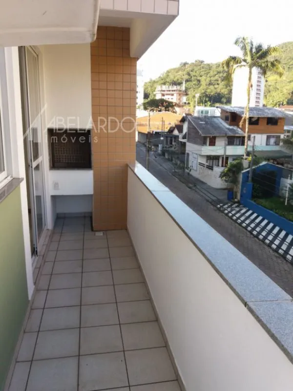 APARTAMENTO COM UM DORMITÓRIOS, UMA VAGA DE GARAGEM, SACADA COM CHURRASQUEIRA, PRÓXIMO À FURB - BAIRRO ITOUPAVA SECA — foto 6