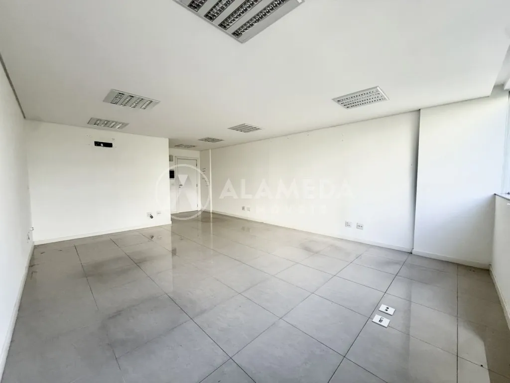 SALA COMERCIAL À VENDA NO BAIRRO JARDIM BLUMENAU. — foto 3