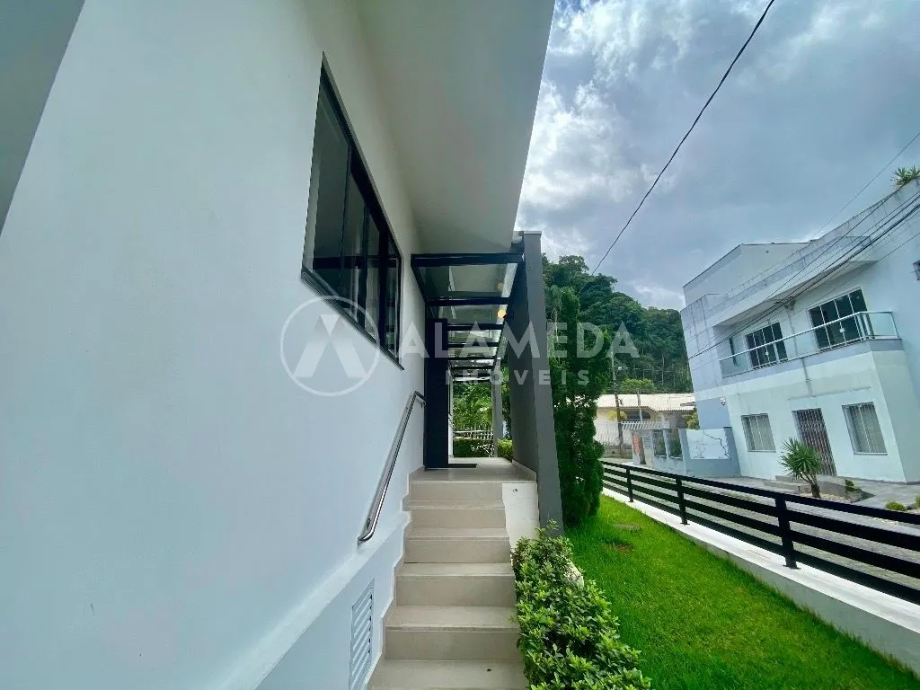 CASA À VENDA A 5 MINUTOS DO CENTRO DE BLUMENAU! — foto 4