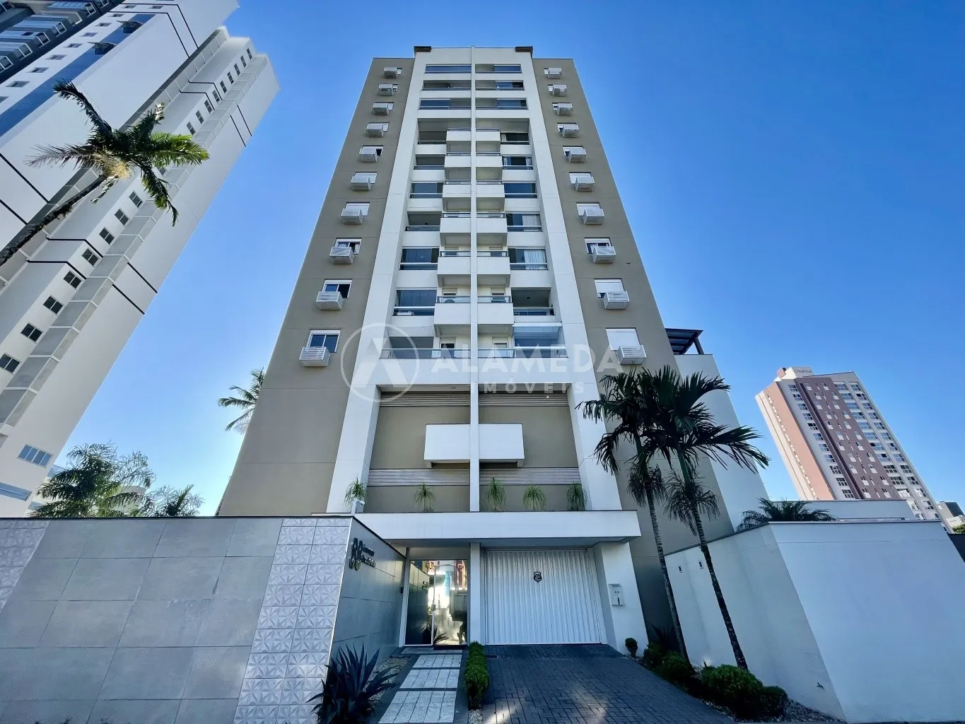 APARTAMENTO SEMIMOBILIADO À VENDA NO BAIRRO ITOUPAVA SECA! - foto 1