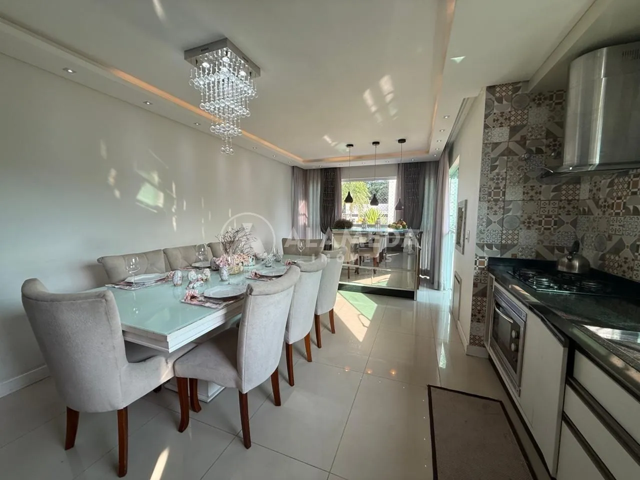 Apartamento de alto padrão com 102m, totalmente mobiliado - permanece tudo, inclusive eletrodomésticos. Imóvel com pintura nova, pronto para morar. — foto 3