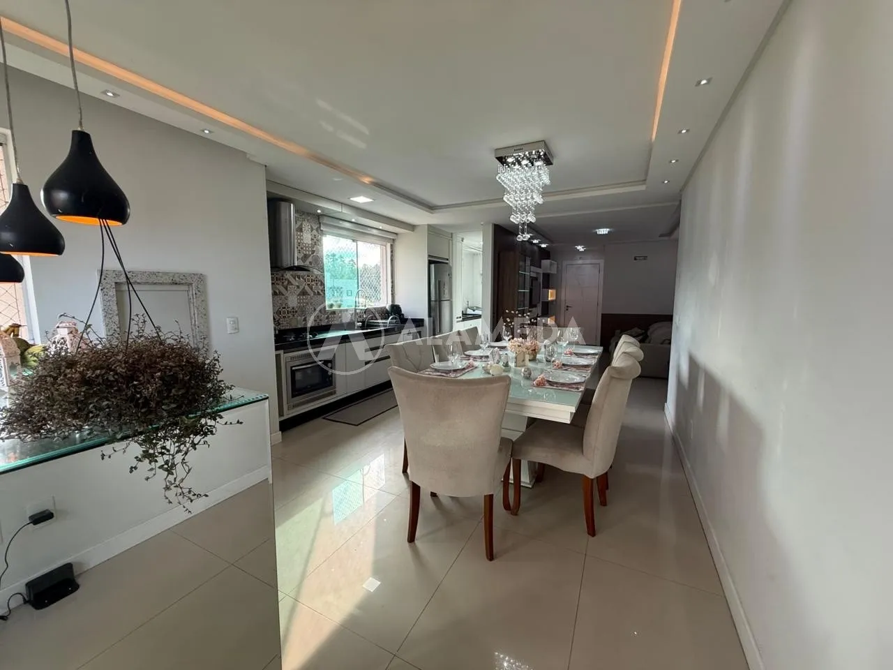 Apartamento de alto padrão com 102m, totalmente mobiliado - permanece tudo, inclusive eletrodomésticos. Imóvel com pintura nova, pronto para morar. — foto 6