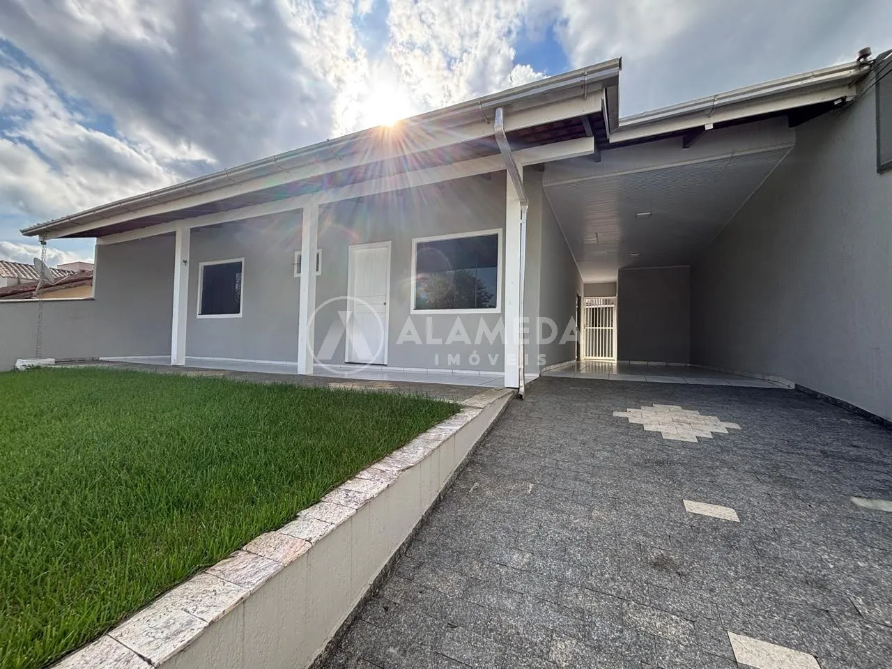 Excelente casa com piscina no Bairro Itoupavazinha, em Blumenau/SC. - foto 1