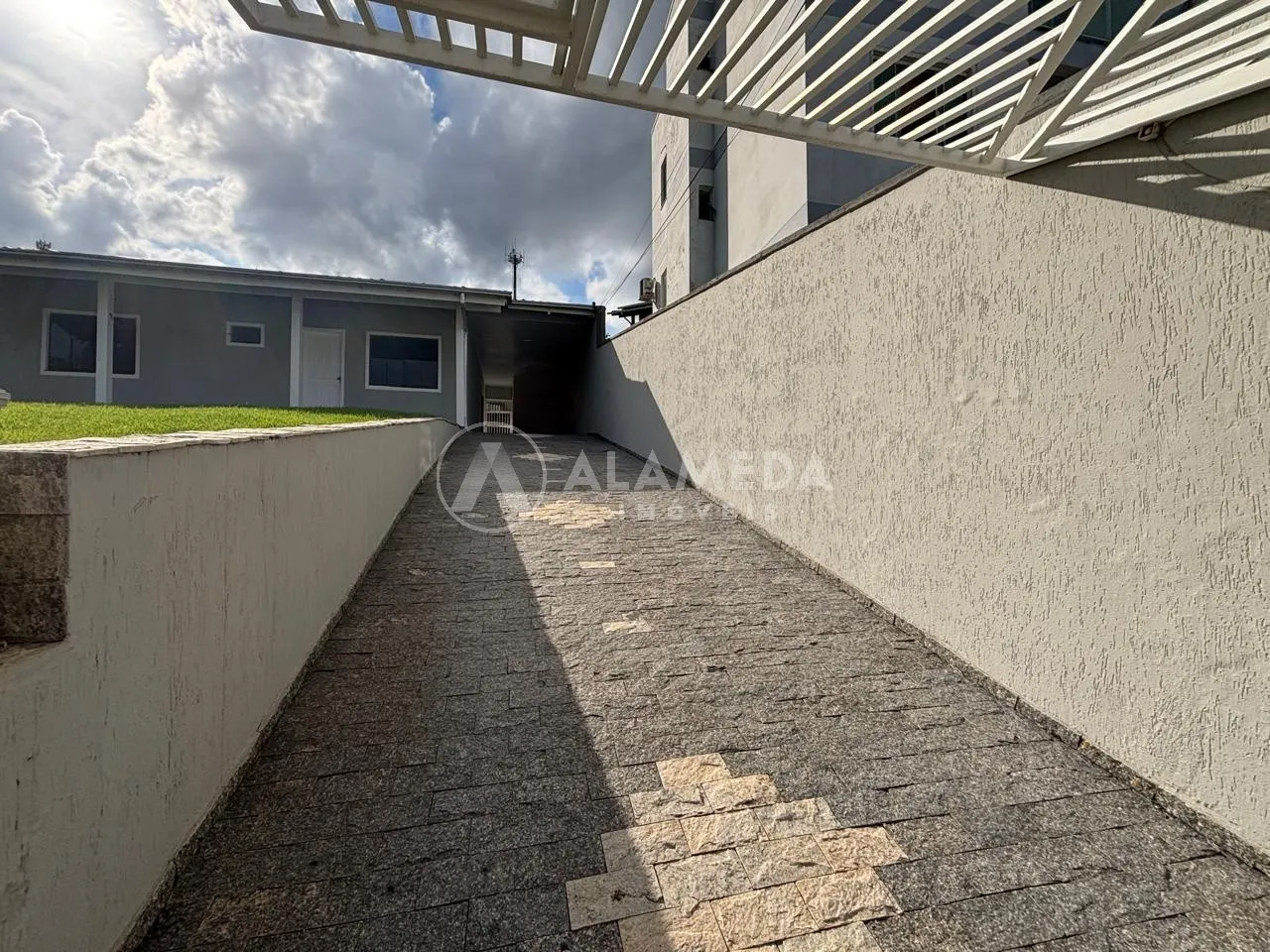 Excelente casa com piscina no Bairro Itoupavazinha, em Blumenau/SC. — foto 3
