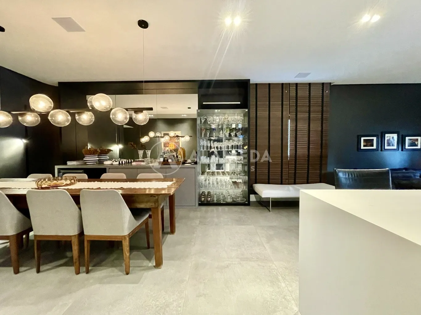 APARTAMENTO SEMIMOBILIADO À VENDA NO BAIRRO JARDIM BLUMENAU! — foto 2