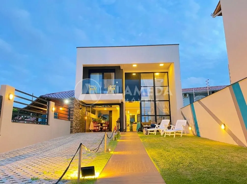 CASA FRENTE MAR À VENDA PRAIA DA ARMAÇÃO, PENHA/SC! - foto 1