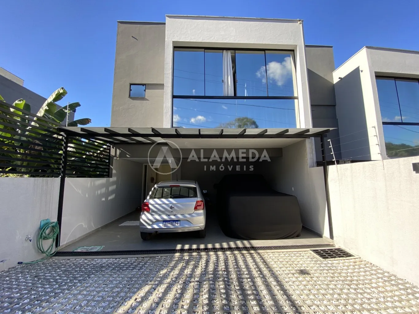 SOBRADO A VENDA BAIRRO ÁGUA VERDE. - foto 1