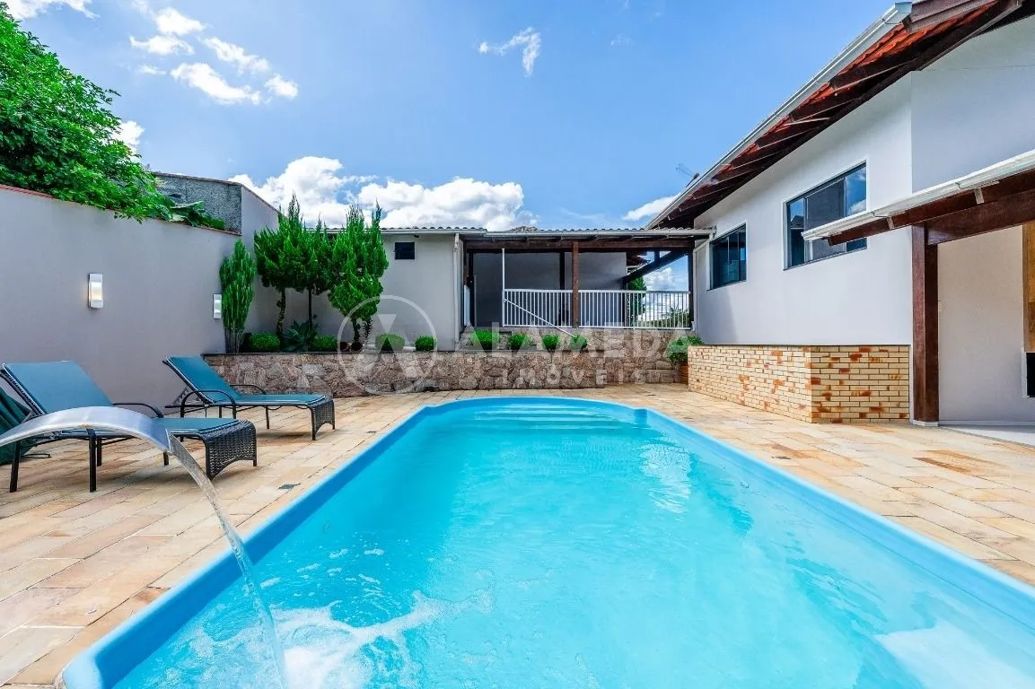 CASA À VENDA NO BAIRRO VELHA CENTRAL. — foto 5